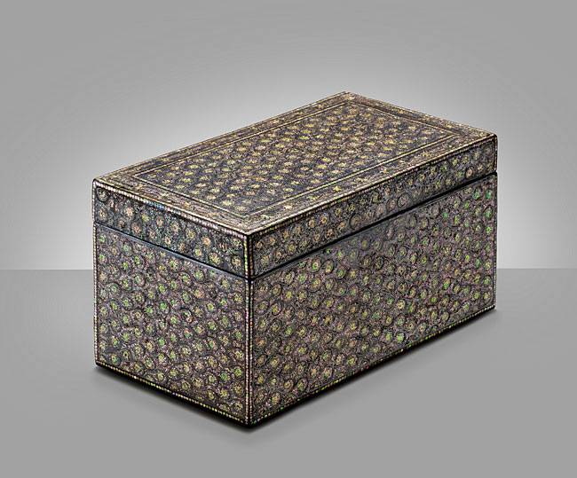 나전국화넝쿨무늬상자 국외소재문화재재단 제공