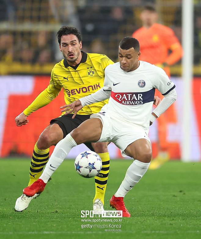 ▲ 파리 생제르맹은 14일(한국시간) 독일 도르트문트 지그날 이두나 파크에서 열린 '2023-24시즌 유럽축구연맹(UEFA) 챔피언스리그(UCL) 조별리그' F조 6라운드 최종전에서 보루시아 도르트문트와 1-1로 비겼다