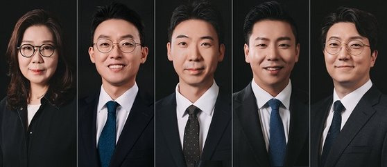 왼쪽부터 박지영 대표변호사, 장건 변호사, 이시훈 변호사, 김주현 변호사, 성주경 변호사 / 법무법인 슈가스퀘어 제공