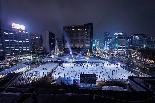 Seoul Plaza Ice Skating Rink (Seoul Sports Council)