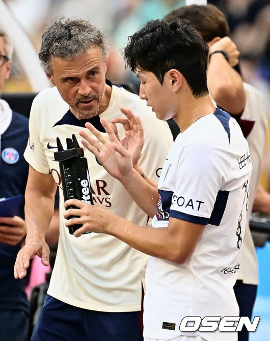 [OSEN=부산, 이석우 기자] 파리 생제르맹 FC(PSG) 루이스 엔리케 감독, 이강인 256 2023.08.03 / foto0307@osen.co.kr