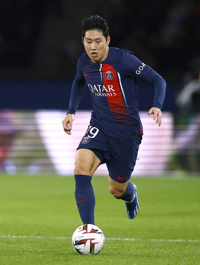 <yonhap photo-0649=""> Soccer Football - Ligue 1 - Paris St Germain v Metz - Parc des Princes, Paris, France - December 20, 2023 Paris St Germain's Lee Kang-in in action REUTERS/Sarah Meyssonnier/2023-12-21 05:25:23/<저작권자 ⓒ 1980-2023 ㈜연합뉴스. 무단 전재 재배포 금지.></yonhap>