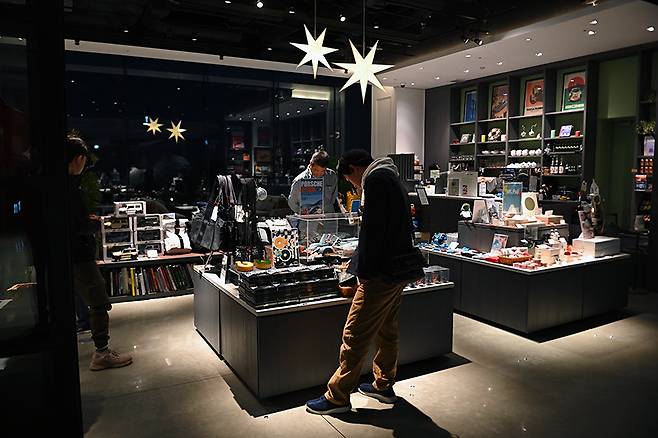 후지 스피드웨이 호텔 3층 라운지에는 별도의 머천다이징 샵이 마련되어 있다. 김학수 기자