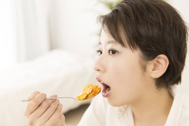 머리를 빨리 기르고 싶다면 단백질을 충분히 섭취하는 게 효과적이다./사진=게티이미지뱅크