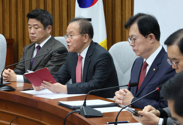 윤재옥 국민의힘 원내대표 겸 당대표 권한대행이 22일 국회에서 열린 원내대책회의에서 발언하고 있다. 연합뉴스