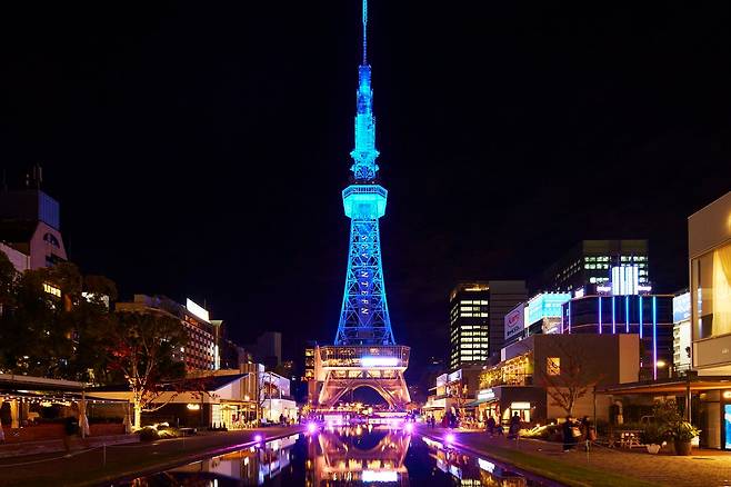 세븐틴 더 시티 미라이 타워와 대관람차. /하이브 재팬