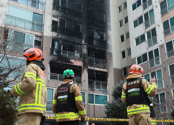 성탄절의 비극 ... 가족 살리고 숨진 두 30대