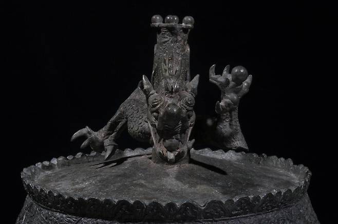 ▲ 부안 내소사 동종 세부 부분 사진 : 연합뉴스&nbsp;