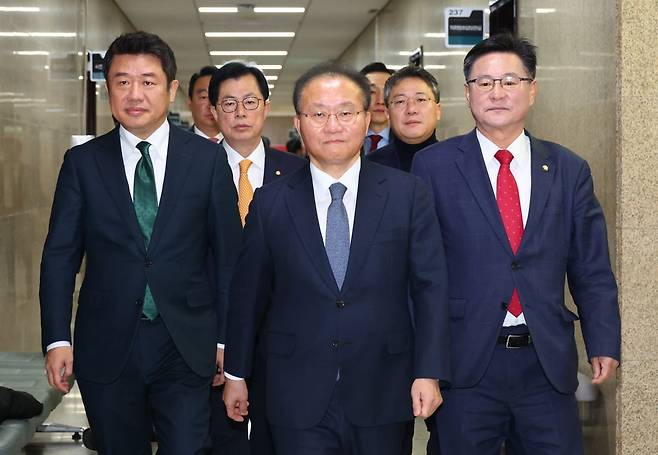 윤재옥 국민의힘 당대표 권한대행이 26일 제10차 전국위원회에 참석하고 있다. /김병언 기자