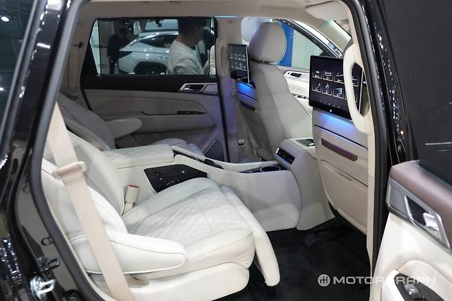 KG모빌리티 렉스턴 리무진