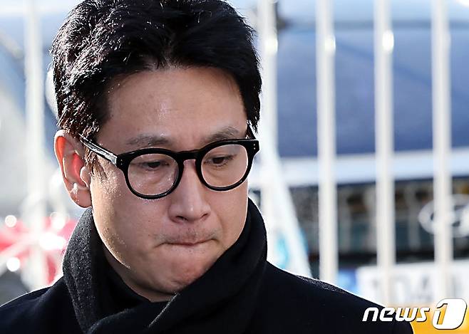 이선균 씨가 지난 23일 오전 인천 남동구 인천논현경찰서로 3차 소환조사를 받기 위해 도착한 모습.(뉴스1 DB)2023.12.27/뉴스1 ⓒ News1 박정호 기자