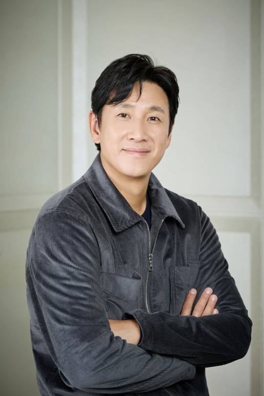 고 이선균의 사건이 '공소권 없음'으로 마무리 될 것으로 전망된다. 맥스무비DB