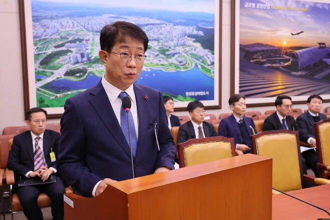 박상우 신임 국토교통부 장관이 지난 20일 오전 국회에서 열린 인사청문회에서 모두발언을 하고 있다. [연합]