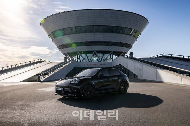 포르쉐가 내년 글로벌 출시를 예정하고 있는 순수 전기 SUV ‘마칸 일렉트릭’.(사진=포르쉐코리아)