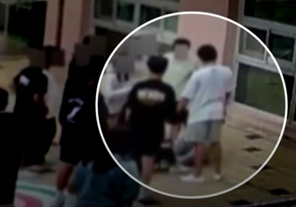 충남 천안의 한 초등학교에서 여학생 2명이 집단 폭행을 당하는 사건이 발생했다. [사진=YTN 보도화면 캡처]
