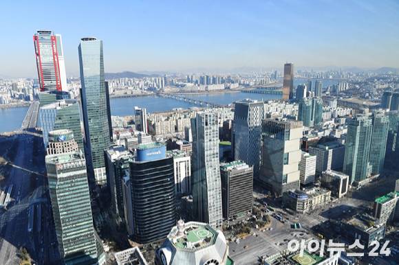 19곳의 증권사가 직접 차입금 채무·프로젝트 파이낸싱(PF) 대출 보증채무 형태로 태영건설에 대규모 익스포저(위험노출)를 지니고 있는 것으로 드러났다.  [사진=정소희 기자]