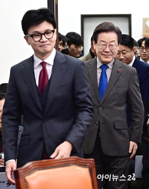 한동훈 국민의힘 비상대책위원장이 29일 오후 서울 여의도 국회에서 이재명 더불어민주당 대표를 예방하고 있다. [사진=곽영래 기자]