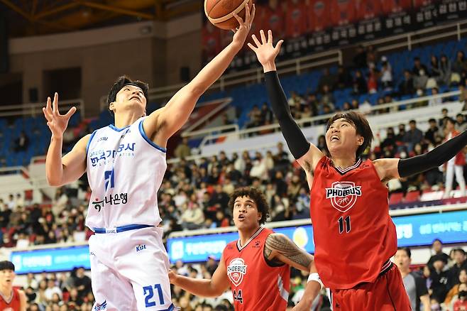 11월 18일 울산에서 열린 현대모비스와 한국가스공사의 경기 모습 [KBL 제공. 재판매 및 DB 금지]