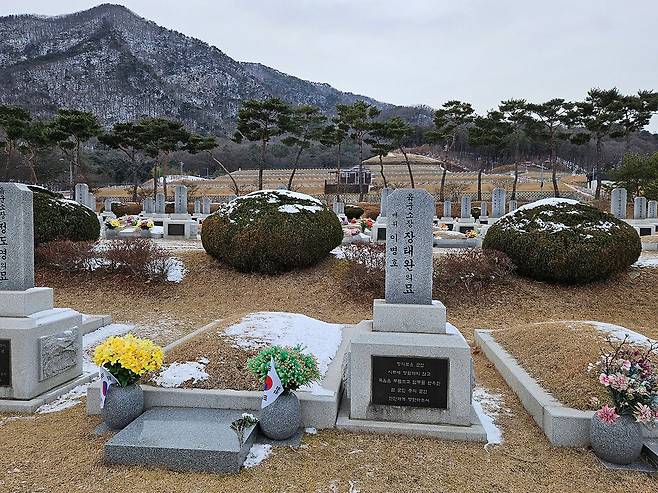 12·12 사태 때 쿠데타를 저지하려 한 장태완의 대전현충원 내 장군묘./김두규 교수 제공