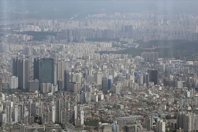 수세권 대표주자로 꼽히는 서울 한강 변에서 100억원대 아파트 거래가 등장했다.ⓒ데일리안 홍금표 기자