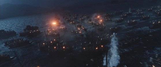 영화 '노량: 죽음의 바다'의 해전 장면은 대부분 한밤중에 이뤄진다. 조명 기술발달이 없었다면 불가능했을 장면이다. 사진 에이스메이커무비웍스, 롯데엔터테인먼트