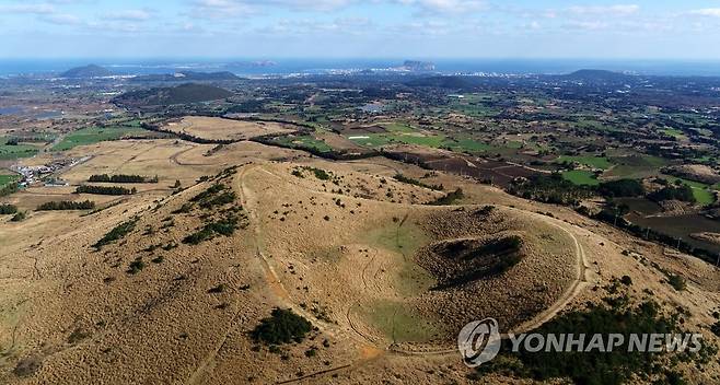 하늘에서 본 용눈이 오름 [연합뉴스 자료사진]