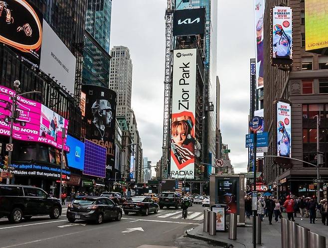 미국 타임스스퀘어에 걸린 지올팍. /스포티파이