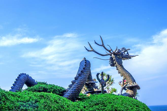 Flying Dragon Statue at Haedong Yonggung Temple in Busan (Getty Images Bank)