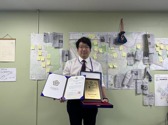 지난해 12월 22일 ‘2023 대한민국 지방자치평가연계 의정정책 대상’을 받은 문성호 의원