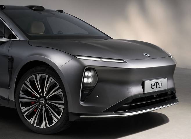 마이크로 LED와 23인치 휠이 탑재된 ET9