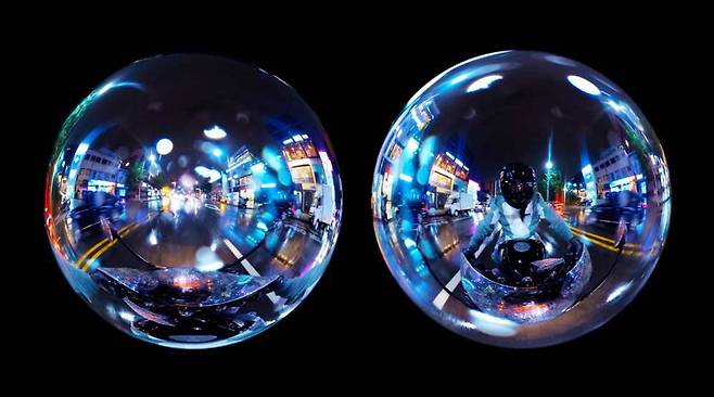 미디어 아티스트 김아영의 영상 ‘딜리버리 댄서의 구’(2022). 지난해 세계 최대 미디어아트상인 ‘프리 아르스 일렉트로니카’에서 최고상을 받은 작품이다. 4월 국립현대미술관 청주관에서 열리는 ‘인공지능’ 특별전에서 공개된다. /국립현대미술관