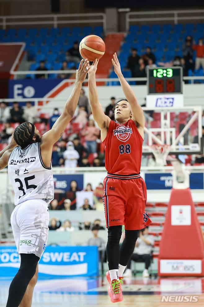 [서울=뉴시스]프로농구 울산 현대모비스 미구엘 옥존 (사진 = KBL 제공)