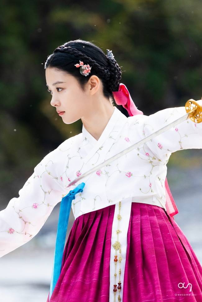 사진=어썸이엔티, SBS ‘마이 데몬’ 제공