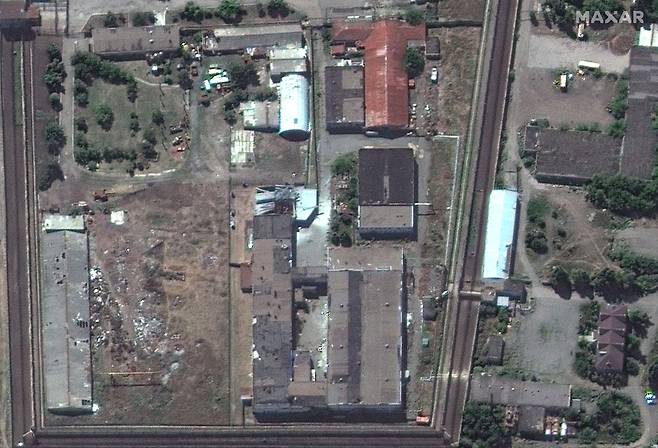 29일 러시아의 공격과 폭발로 50명 이상이 사망한 것으로 알려진 우크라이나 도네츠크 지역의 올레니우카 교도소. /EPA 연합뉴스