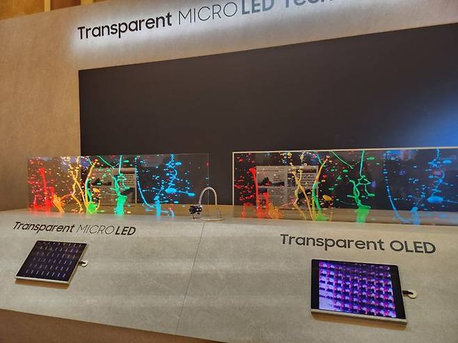 7일(현지시간) 미국 라스베이거스에서 진행된 '삼성 퍼스트 룩 2024(Samsung First Look 2024)' 행사에서 공개된 삼성전자의 투명 마이크로LED. ⓒ임채현 기자