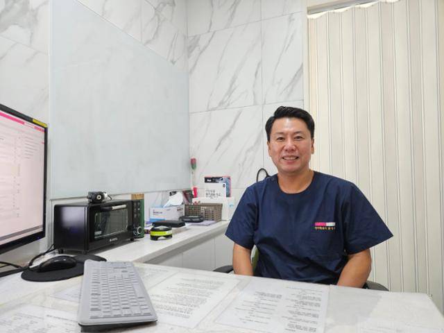 4일 경기 의정부시 펫인쥬동물메디컬센터에서 만난 박우대(54) 병원장은 “서울에서 양주로 와 오히려 삶이 더 풍요로워졌다”고 말했다.