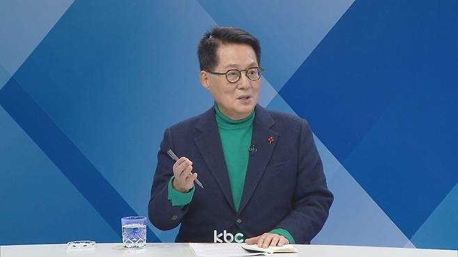 ▲KBC여의도초대석에 출연한 박지원 전 국정원장
