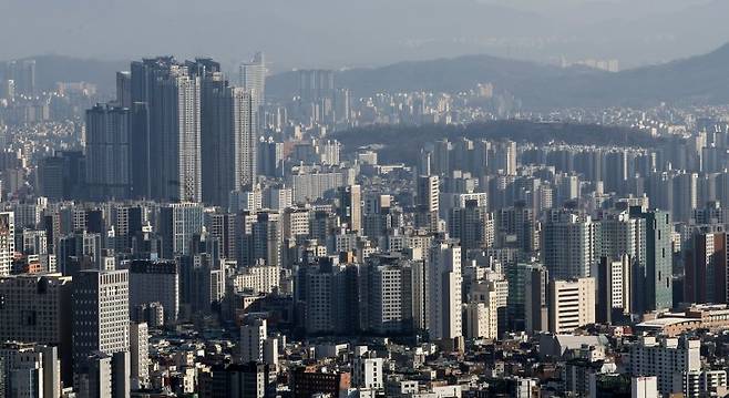 서울 남산에서 바라본 시내 아파트의 모습. 사진=뉴스1화상