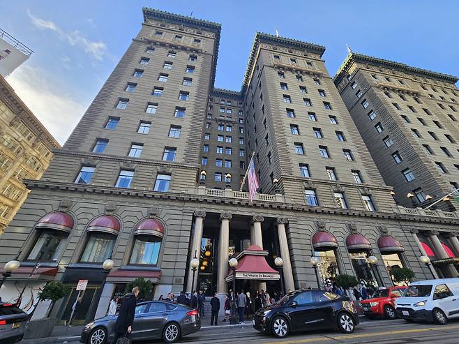 Attendees gather at the 42nd J.P. Morgan Healthcare Conference, taking place at The Westin St. Francis San Francisco in Union Square, Monday. (Kim Hae-yeon/The Korea Herald)