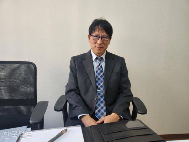 혼마 후미야 상속문제대책연구소 대표가 지난해 11월 29일 도쿄 시나가와구에 위치한 연구소에서 본보와 인터뷰하고 있다. 박지영 기자