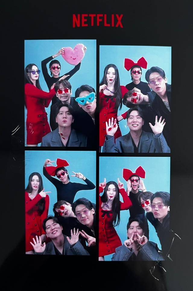 한해가 '솔로지옥3' MC들과 돈독한 우정을 자랑했다.