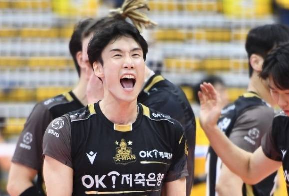 전 남자배구 국가대표 선수 최홍석씨가 35세의 젊은 나이로 세상을 떠났다. [사진출처 = 한국배구연맹]