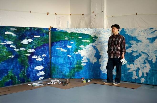빈우혁  작가 (갤러리바톤 제공) Bin Woo Hyuk at his studio, 2021. Courtesy of Gallery Baton.  *재판매 및 DB 금지