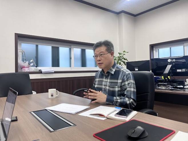 박태교 대표가 코메디닷컴과의 인터뷰에서 향후 비전을 설명하고 있다. [사진=인투셀]