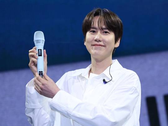 가수 규현이 9일 오후 서울 용산구 블루스퀘어 마스터카드홀에서 열린 EP ‘Restart’(리스타트) 발매 기념 쇼케이스에 참석해 포즈를 취하고 있다. 서병수 기자 qudtn@edaily.co.kr /2024.01.09/