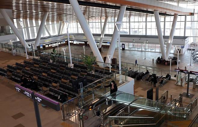 썰렁한 인천항 국제여객터미널 [촬영 홍현기]