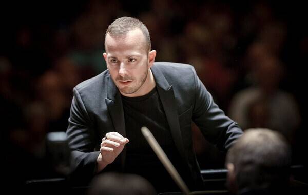 뉴욕 메트로폴리탄 오페라 오케스트라의 첫 내한 공연을 지휘할 야닉 네제 세갱. 롯데콘서트홀 제공