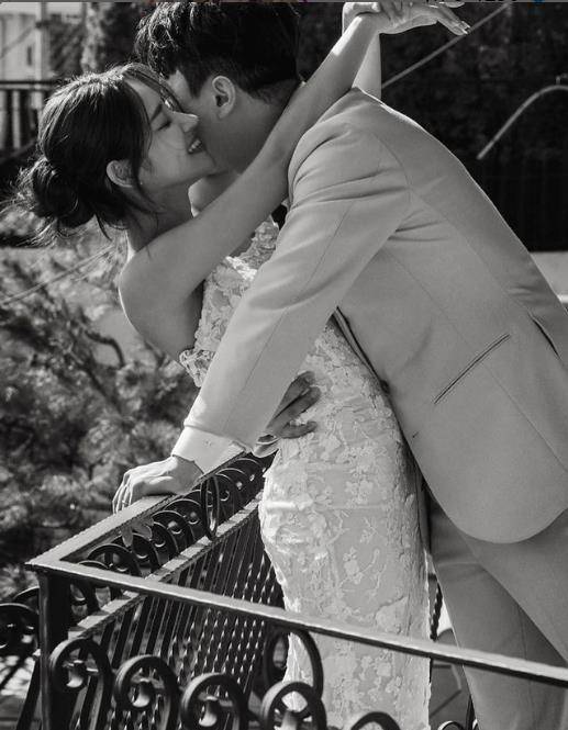 유나가 올린 웨딩사진 [유나 인스타그램 캡처. 재판매 및 DB 금지]