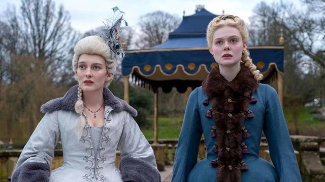 캐서린 등 '더 그레이트' 속 여성들은 공식적으로 권력을 지니고 있지 않으나 막후 실력자 역할을 한다. 훌루 제공