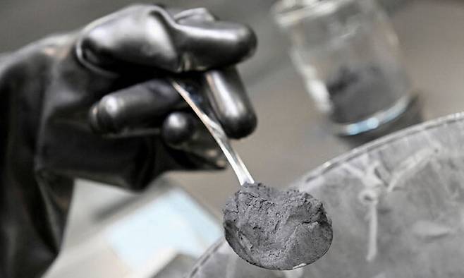 흑연 가루. 로이터연합뉴스